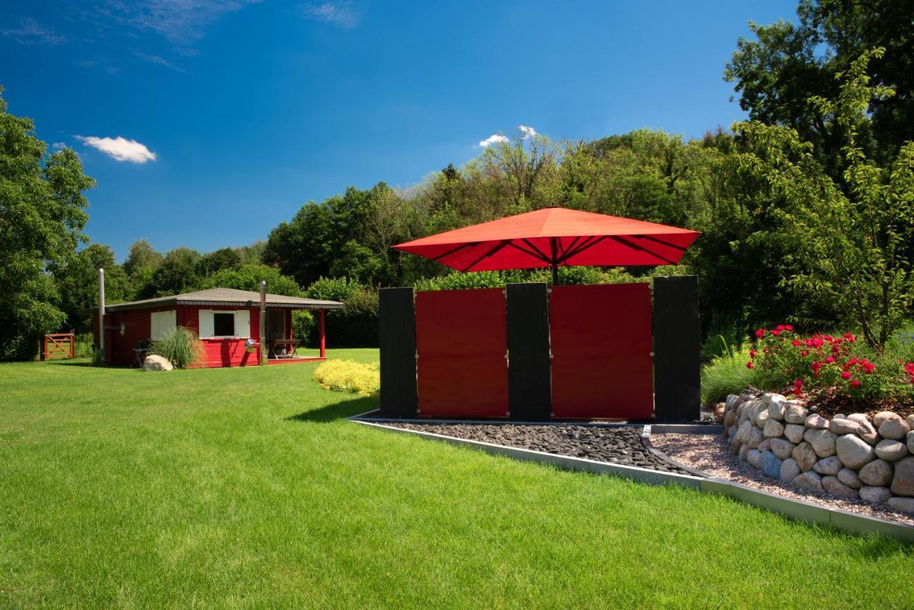 Romantic Wooden Lodge,Sauna,Schwimmteich,Alleinstehend,Absolut Ruhig Hessisch Oldendorf Esterno foto