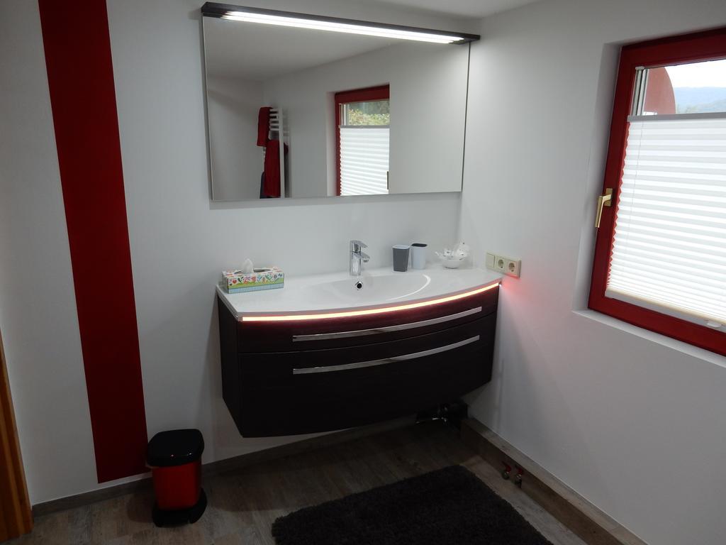 Romantic Wooden Lodge,Sauna,Schwimmteich,Alleinstehend,Absolut Ruhig Hessisch Oldendorf Esterno foto
